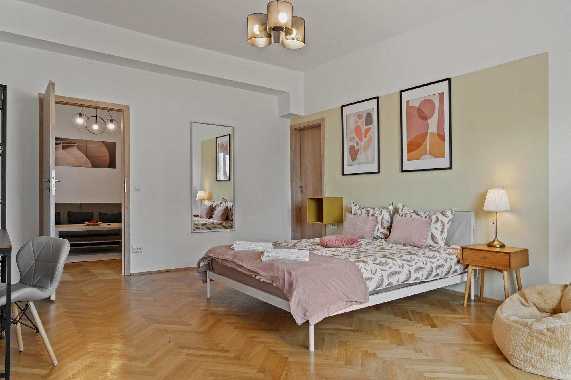 Ultracentral Dreamland Apartment 3 Bdrm Bucharest Exterior photo